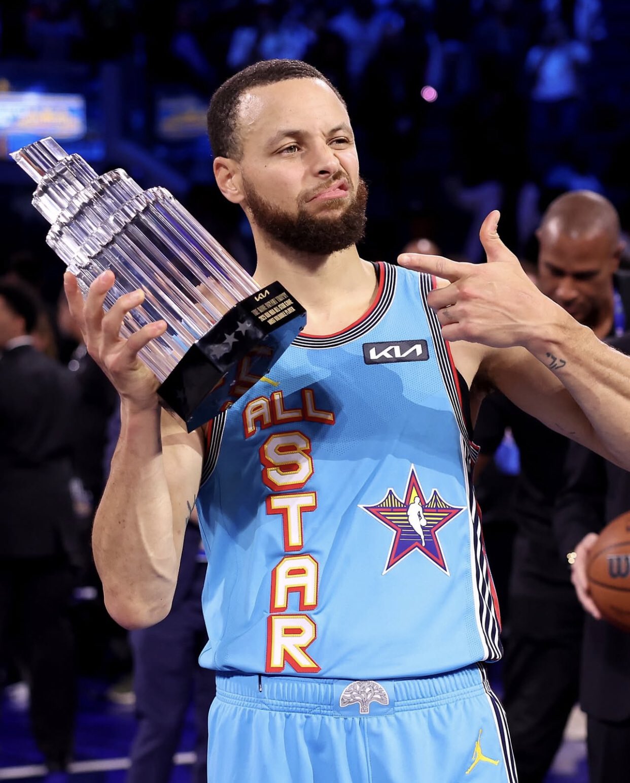 夺冠首场状态出色,勇士观众沸腾!,塔图姆重返赛场上演精彩一战的简单介绍 夺冠首场状态出色,勇士观众沸腾!,塔图姆重返赛场上演精彩一战的简单介绍