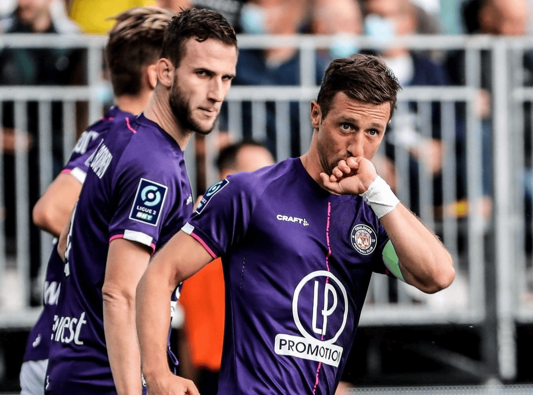 巴黎圣日耳曼发布备战花絮，国际比赛日完成体检，国王杯任务艰巨，心理建设被强调的简单介绍