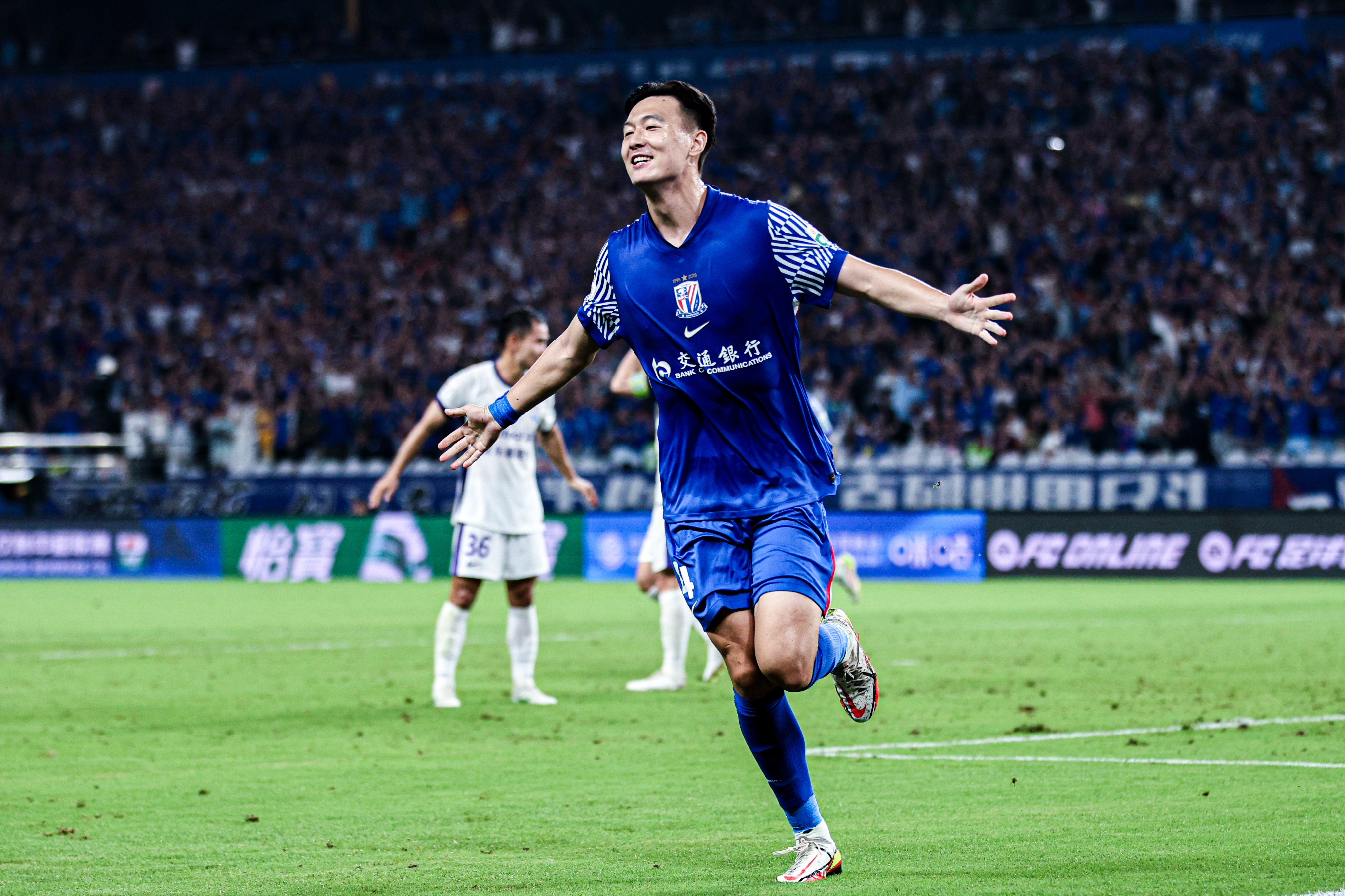 清晨德甲传出新动向；里昂绝杀压哨；管理层表态——赛场秩序良好；资深球员宣示担当的简单介绍